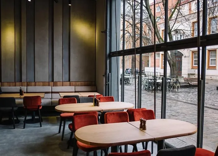 Ultra-central Cozy Studio, Steps From Everything Cluj-Napoca